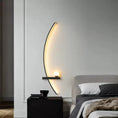 Cargar la imagen en la vista de la galería, Modern LED Wall Lamp – Minimalist Art Design for Bedroom, Living Room, and Bathroom, Gold/Black
